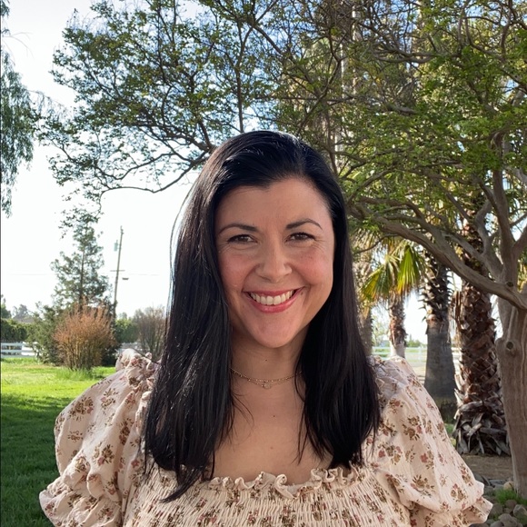 Meet your Posher, Sarah - Picture 1 of 1